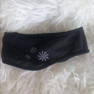 Athleta headband with pony tail detail